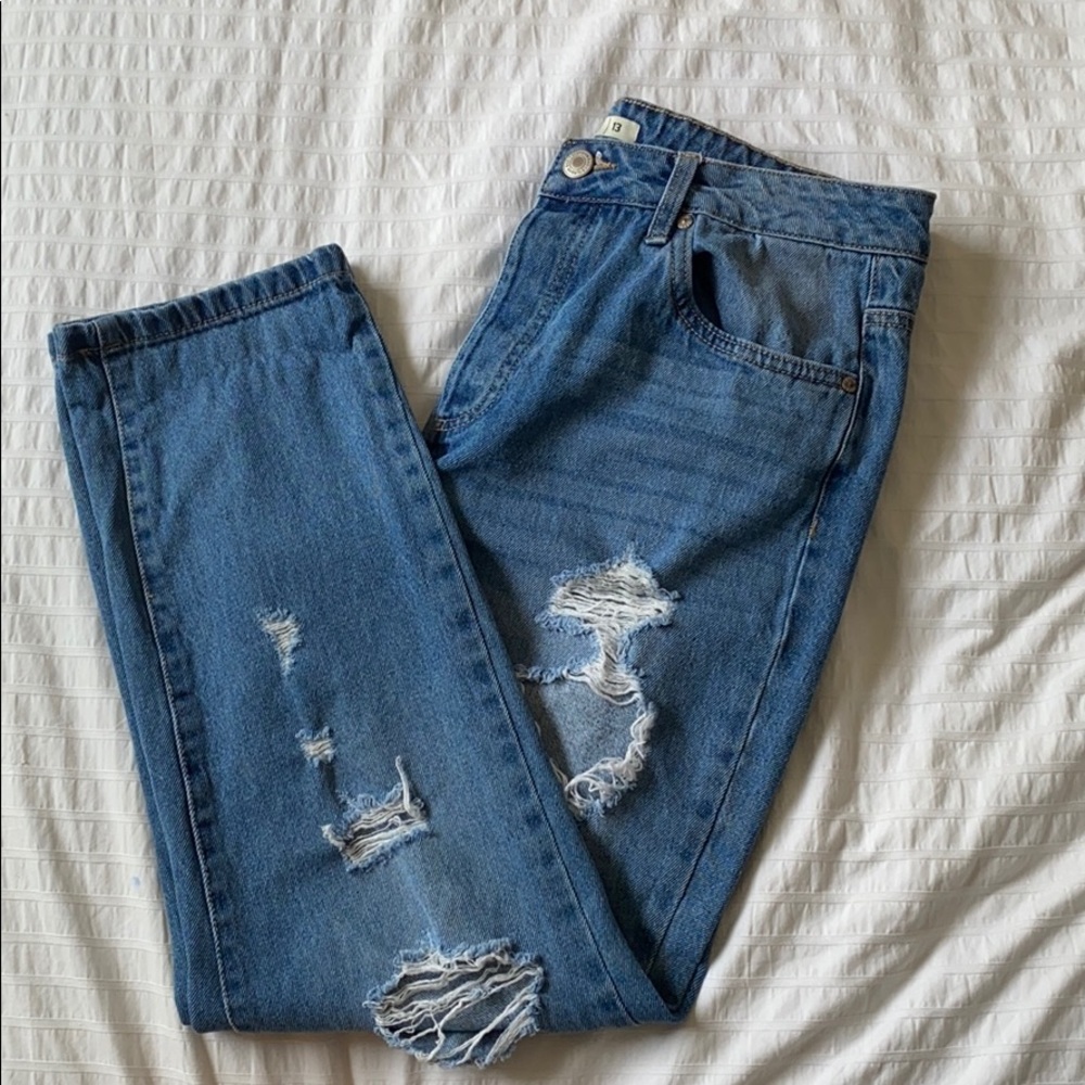 Clothing - Picture 4 of 6